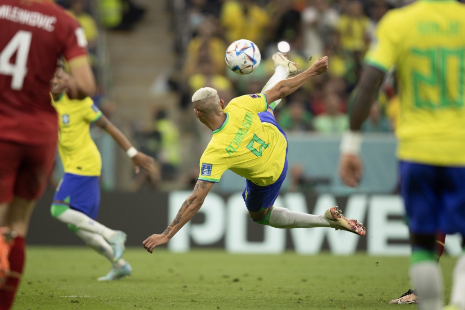 Gol de voleio do Richarlison diante da Sérvia